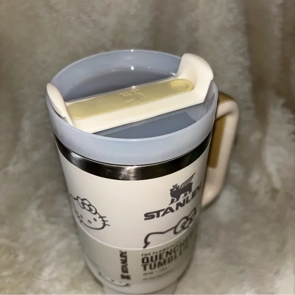 Stanley Hello Kitty Quencher Stainless Steel Tumbler 40oz - Picture 4 of 8